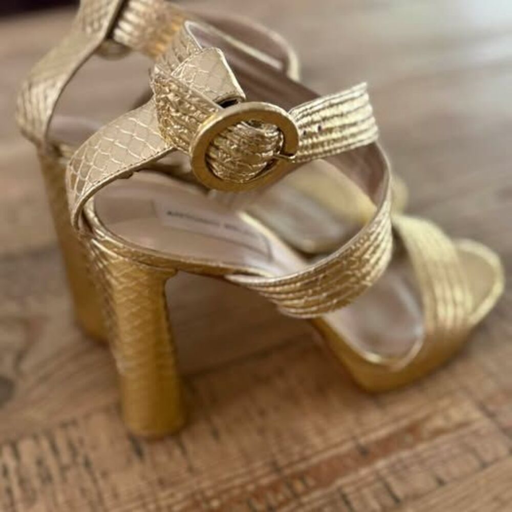 Antonio Melani Gold Metallic Leather Heels – Size 8.5M ✨